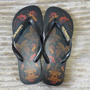 Havaianas Black and Gold Floral Sandals